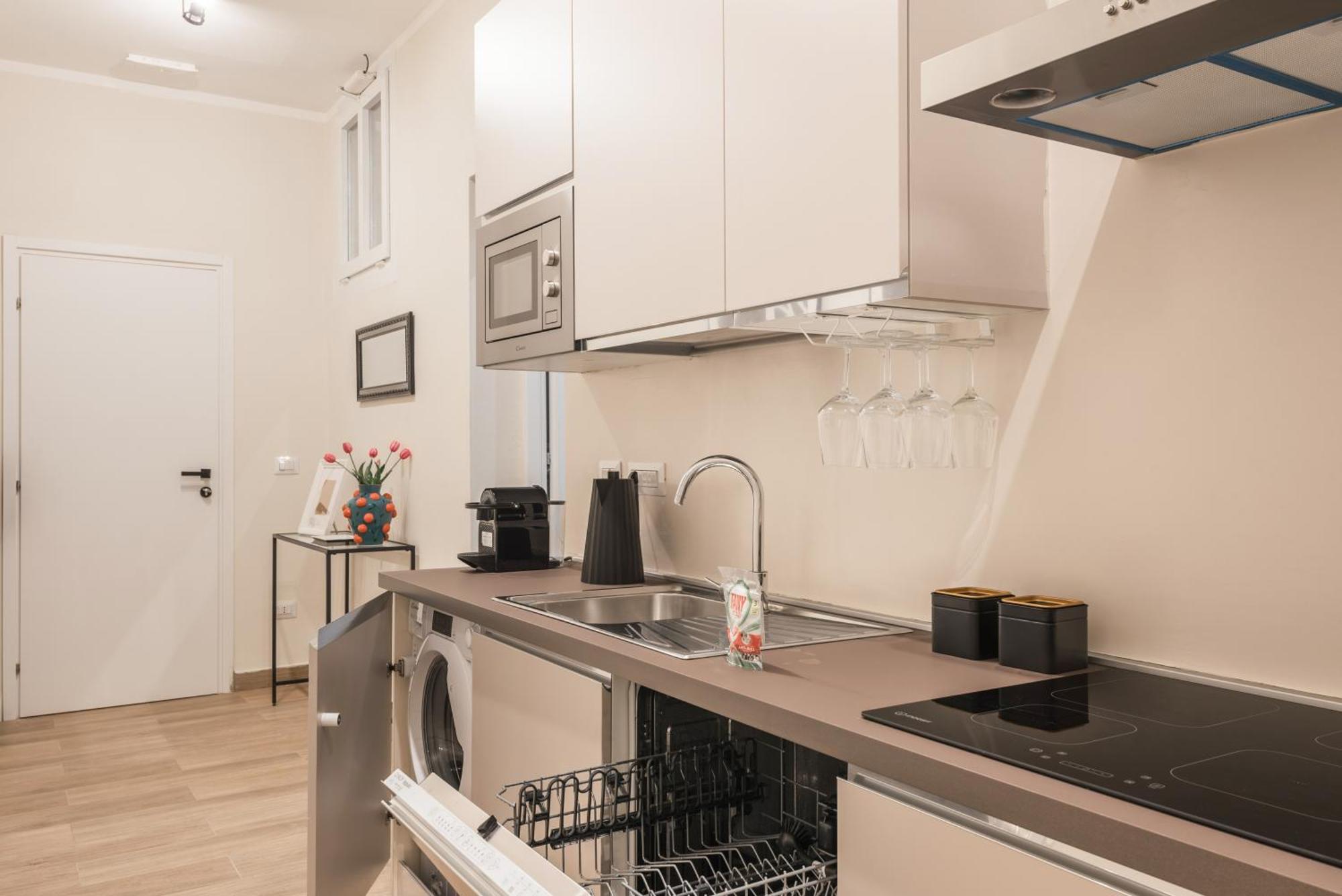 C3 Top Class Apartment, 2 Camere Da Letto, 2 Bagni, Giardino Distante 15 Minuti A Piedi Da Fontana Di Trevi Rome Buitenkant foto